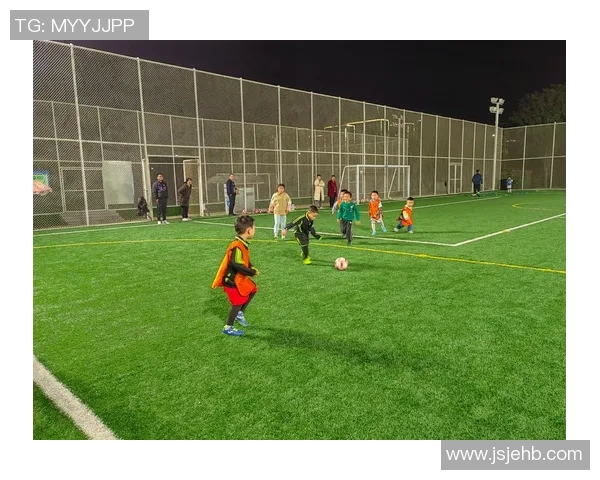 足球巨星洛佩兹辉煌生涯与绿茵场上的荣耀时刻揭秘