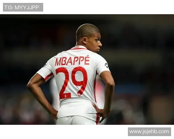 足球巨星亲自劝说儿子投身足球事业展现父爱与期望